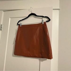Wilfred shiny pleather skirt